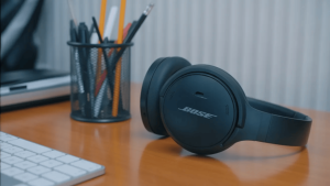 key features of bose quietcomfort 45 headphones