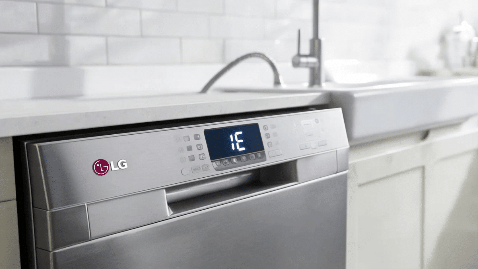 LG dishwasher display showing IE error code on the front panel